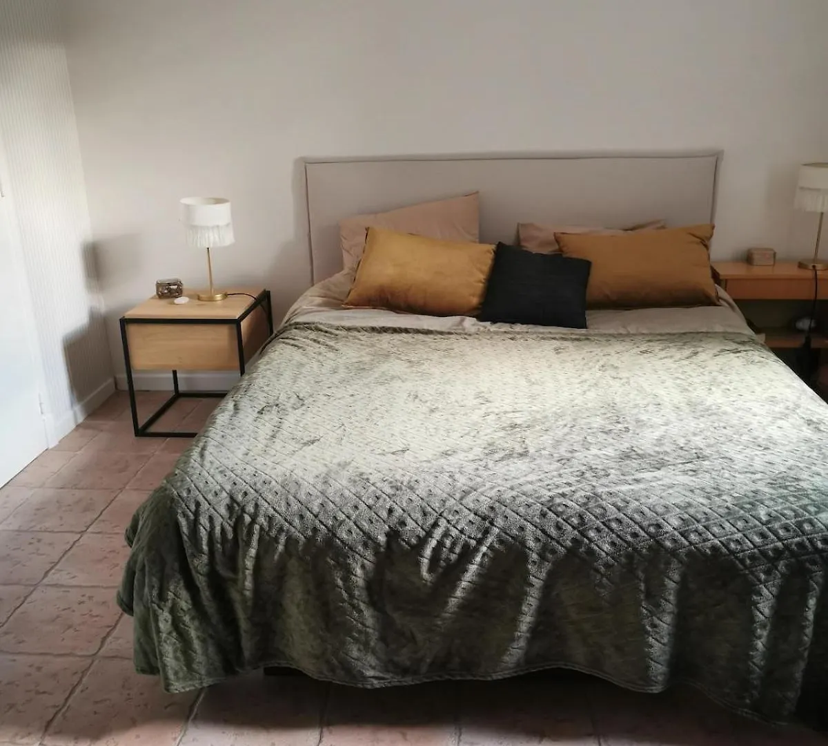 Cozy And Central, 4 People 米洛 公寓